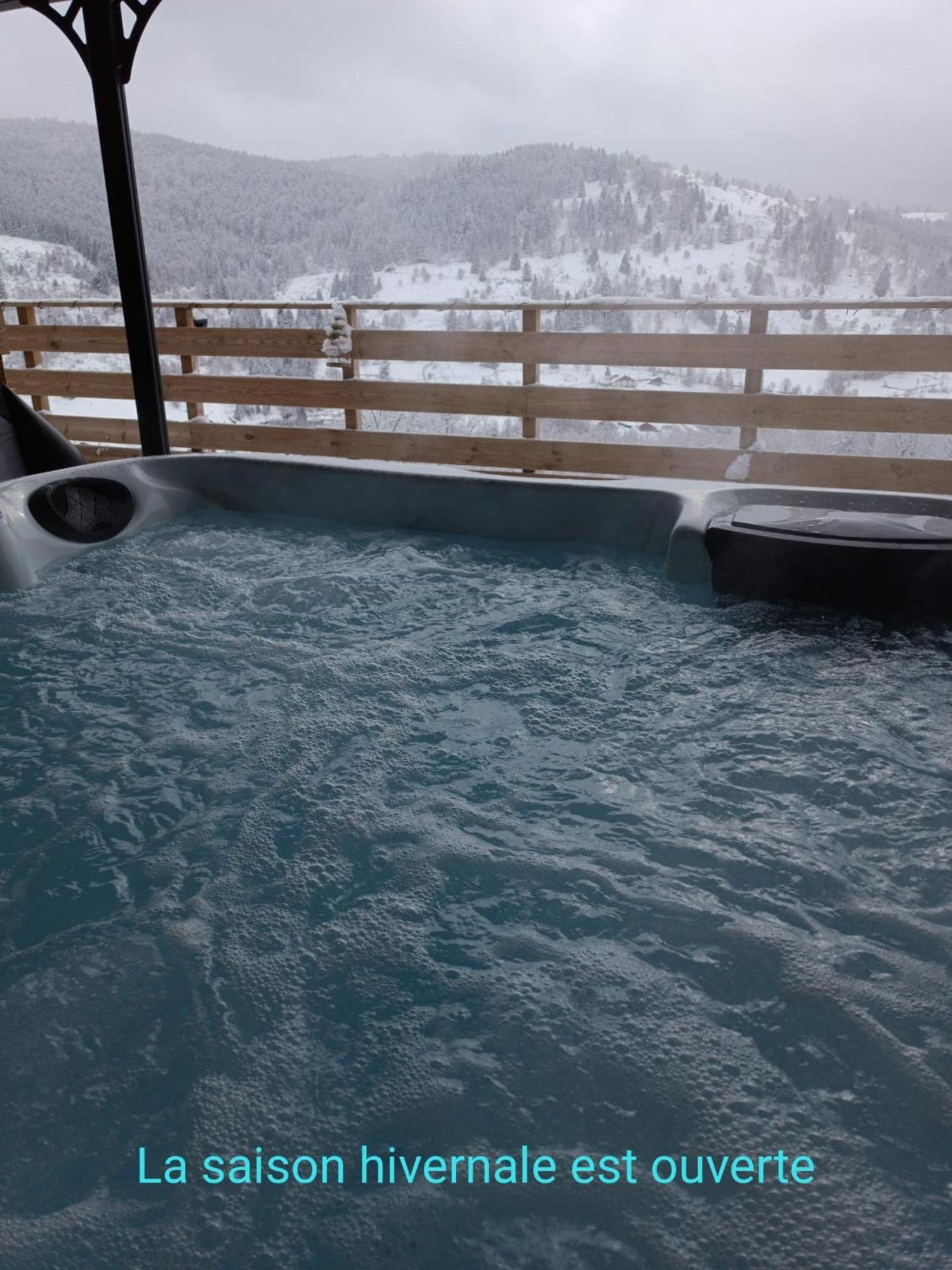 Les Chalets Bambi & Jacuzzi Privatif La Bresse Pokoj fotografie